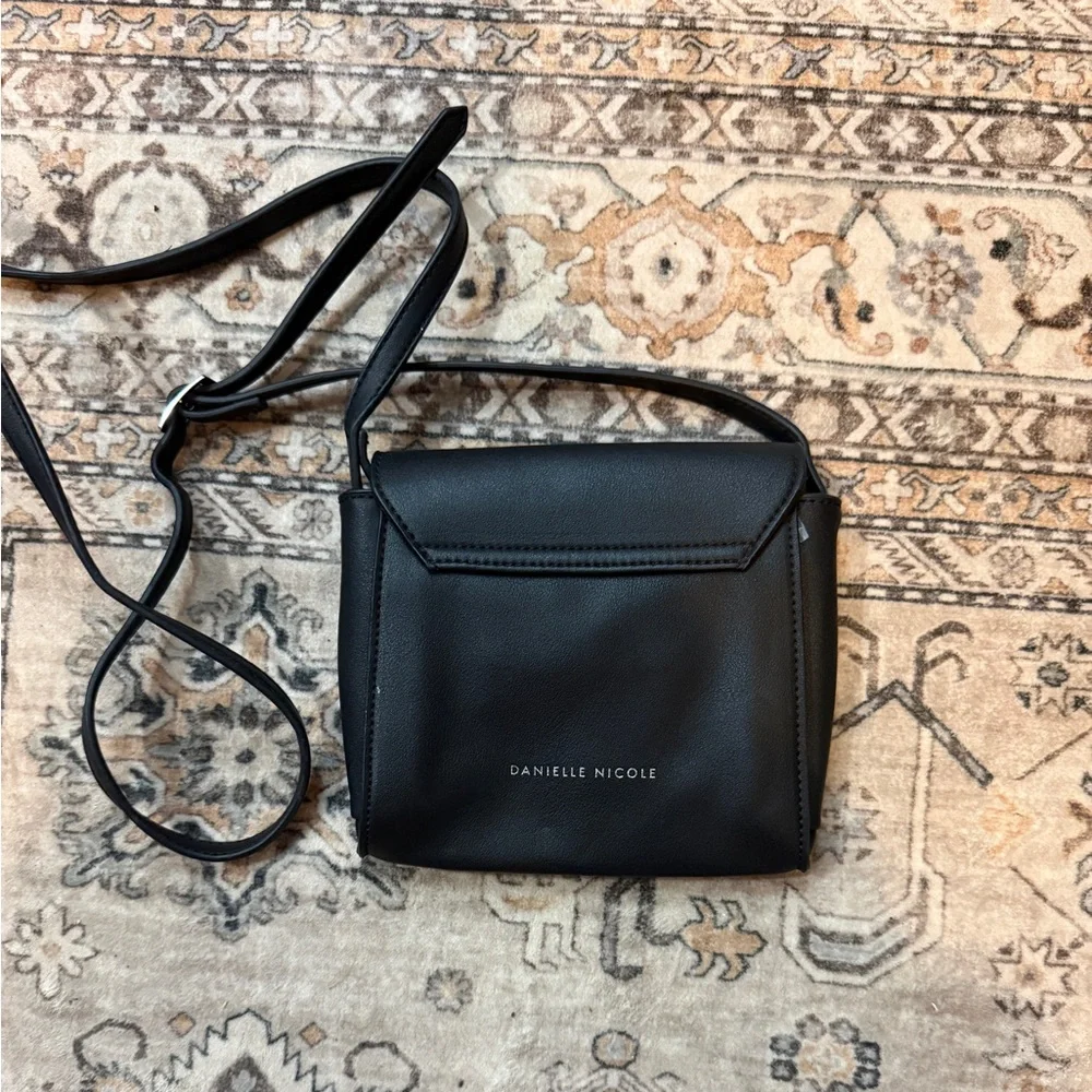 Danielle Nicole Black Vegan Leather Crossbody - Minimalist Small Square Bag - Picture 2 of 7